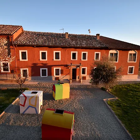 Cascina Tre Botti Resort *